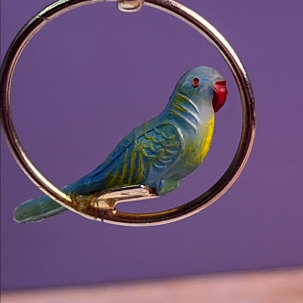 Vintage Handmade Green& Blue Bird Goldtone Dangle Screwback earrings
